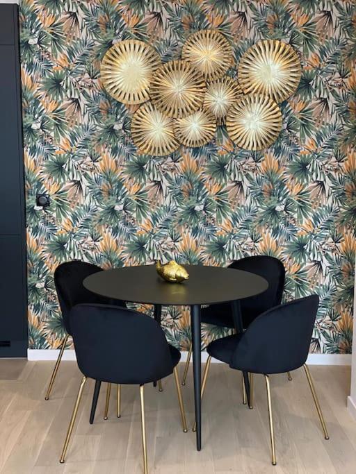 Brand New 1 Bedroom Flat With Parking- 5 Min Paris Pte De Versailles イシー＝レ＝ムリノー エクステリア 写真