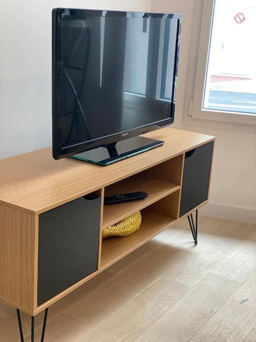 Brand New 1 Bedroom Flat With Parking- 5 Min Paris Pte De Versailles イシー＝レ＝ムリノー エクステリア 写真